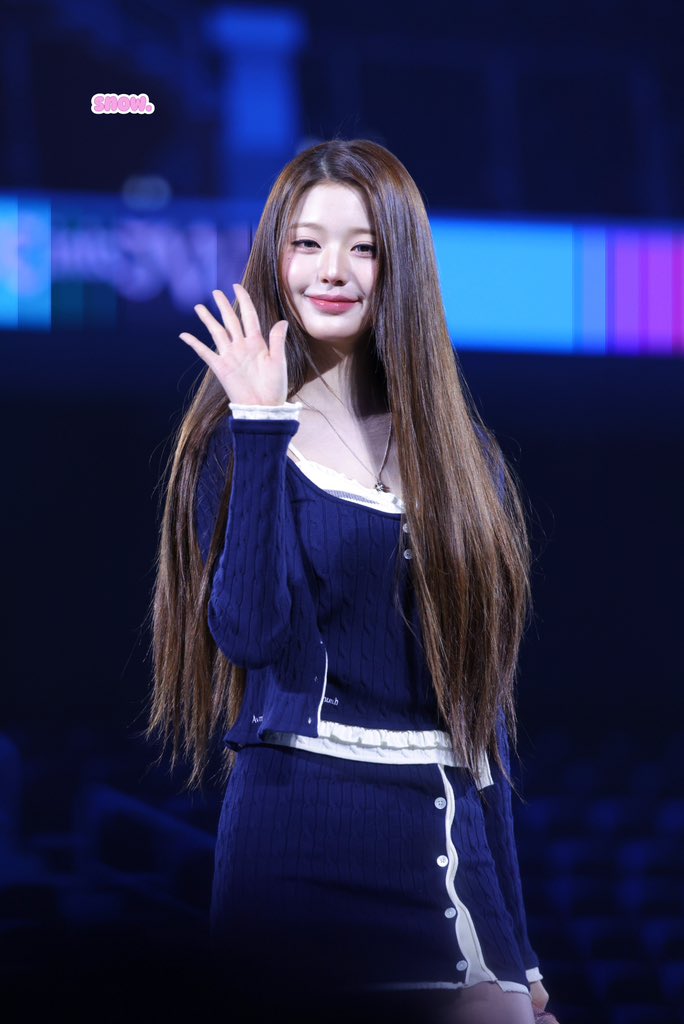 [잡담] 오늘자 장원영 콘서트 사첵 | 인스티즈