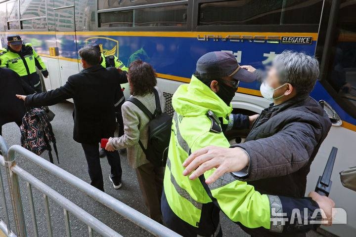 🚨현재 쏟아지고 있는 BTS 광화문 공연으로 인한 시민들 피해 상황.JPG | 인스티즈