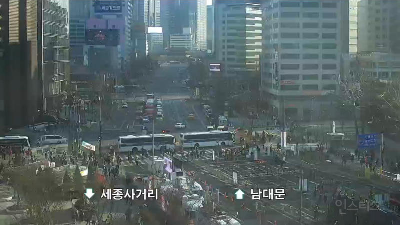 실시간 CCTV로 보는 방탄 공연장 및 인근 통제구역 | 인스티즈