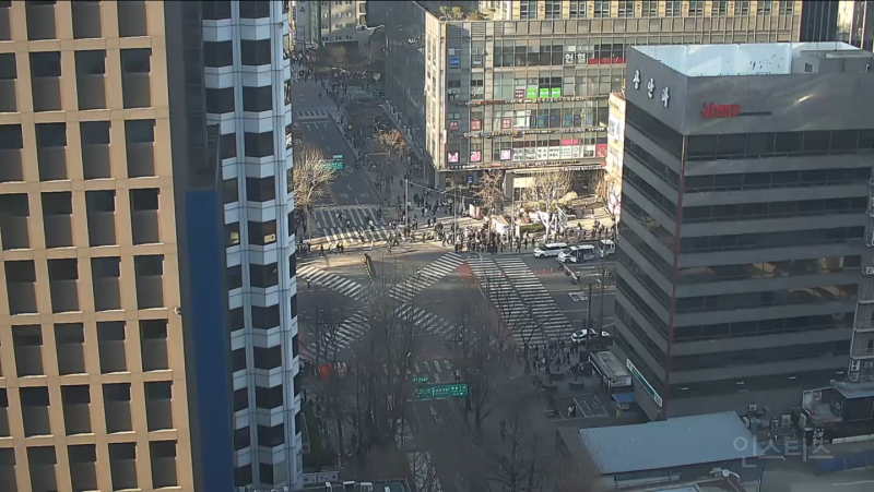 실시간 CCTV로 보는 방탄 공연장 및 인근 통제구역 | 인스티즈