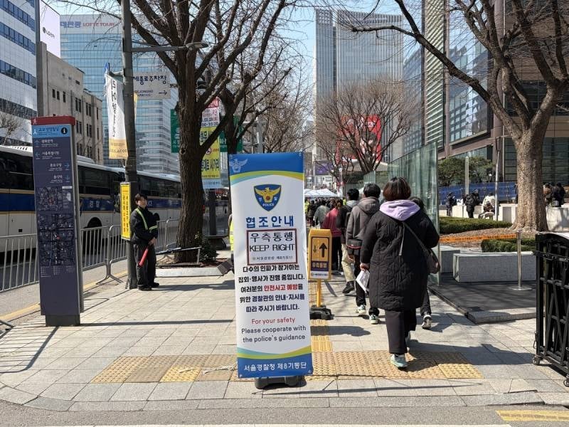 🚨현재 쏟아지고 있는 BTS 광화문 공연으로 인한 시민들 피해 상황.JPG | 인스티즈
