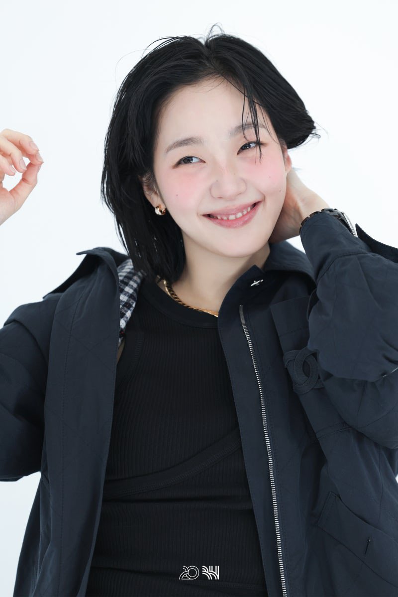 [잡담] 김고은 화보 비하인드 진짜 넘 예뿌다 | 인스티즈