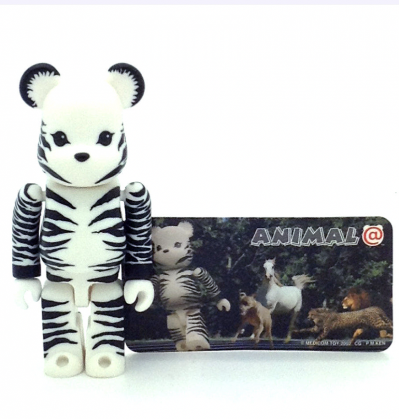 [잡담] 검은색 가방에 달 건데 뭐가 젤 괜찮아? 키링 골라줘! | 인스티즈