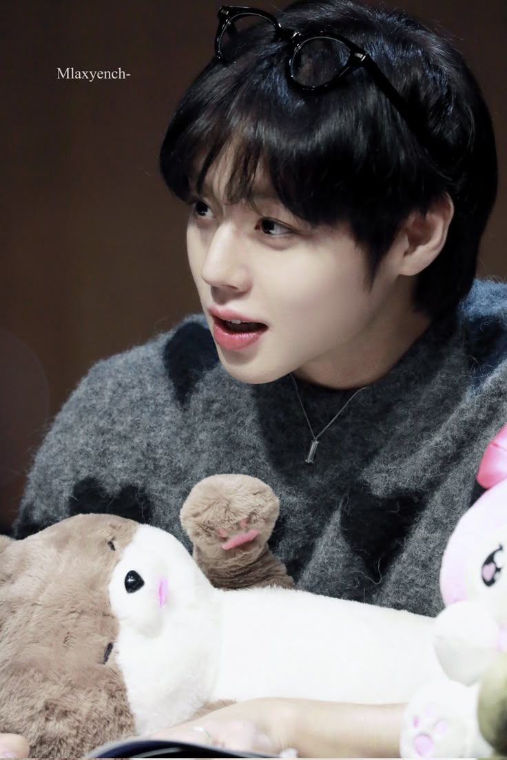 [잡담] 나도 박지훈 사진 놓고 갈래 | 인스티즈