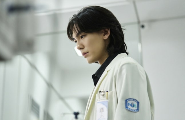 [정보/소식] 닥터신) 정이찬, 뇌 체인지 수술 후 깨어난 백서라 대답에 경악(닥터신) | 인스티즈