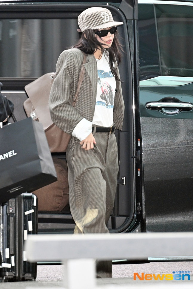 [잡담] 오늘 제니 공항 착장 역대급이다.... | 인스티즈