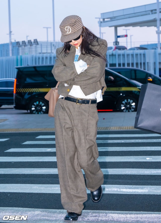 [잡담] 오늘 제니 공항 착장 역대급이다.... | 인스티즈