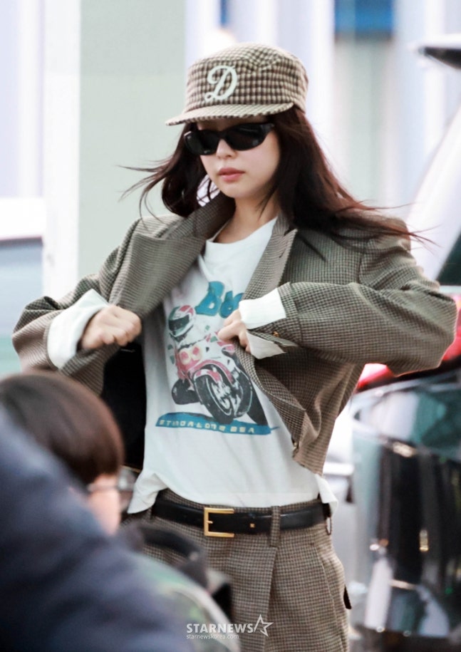 [잡담] 오늘 제니 공항 착장 역대급이다.... | 인스티즈