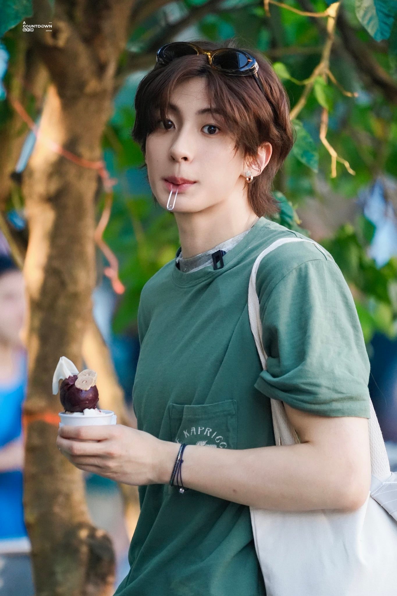 [잡담] 앤톤팬들아 앤톤 예쁜 사진 줄 수 있어? | 인스티즈