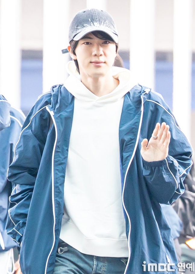 [잡담] 오늘 방탄소년단 뉴욕 출국 기사사진 | 인스티즈