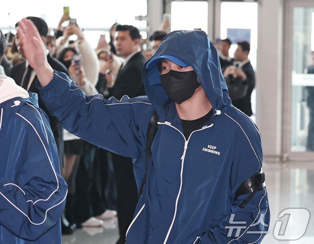 [잡담] 오늘 방탄소년단 뉴욕 출국 기사사진 | 인스티즈