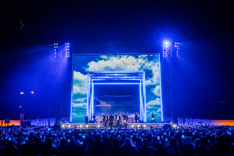 [정보/소식] BTS 광화문 컴백 무대, 10만명과 함께 안전 사고 없이 성황 | 인스티즈