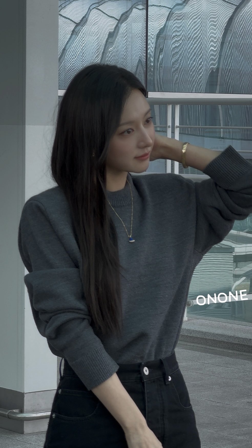 [잡담] 김지원) 오늘자 공항 김지원 폰카짤 | 인스티즈