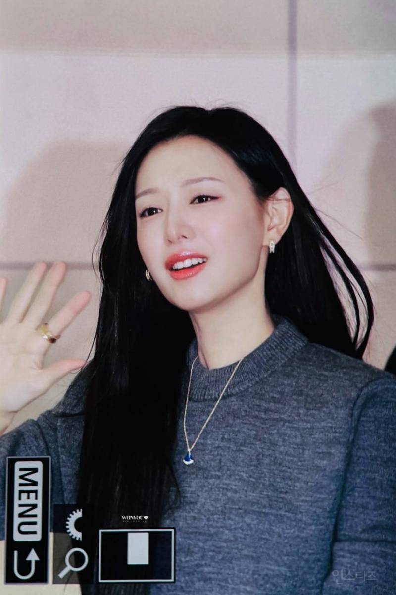불가리 행사 참석 하기위해 밀라노로 출국하는 배우 김지원 | 인스티즈