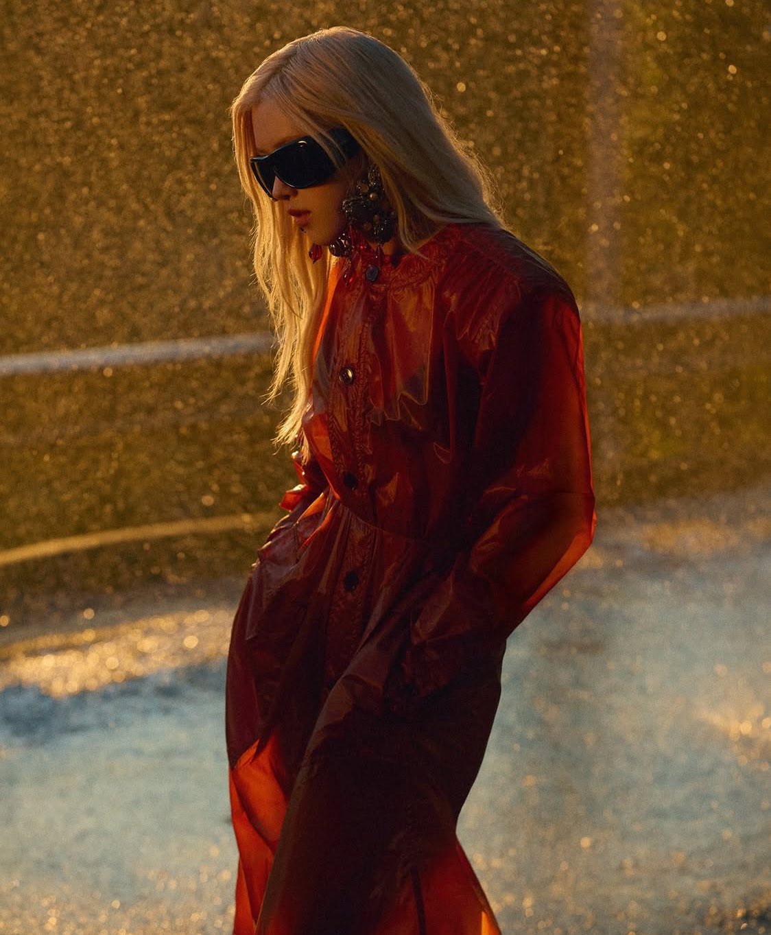 [잡담] 로제 특유의 마피아 보스였던 남편 장례식 가는 여자 느낌 좋다 | 인스티즈