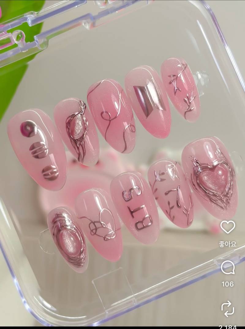 [잡담] 아이돌 네일아트 할려는데 뭐가 더 이뻐? | 인스티즈