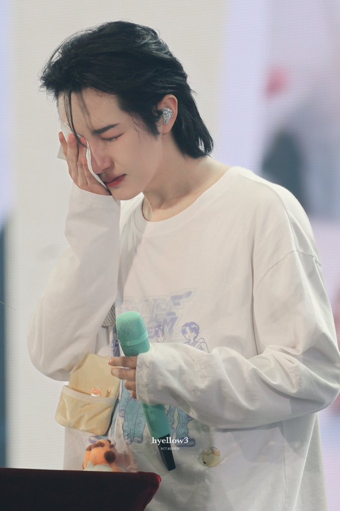 [잡담] 런쥔이 우는데 너무 옙쁨,, | 인스티즈