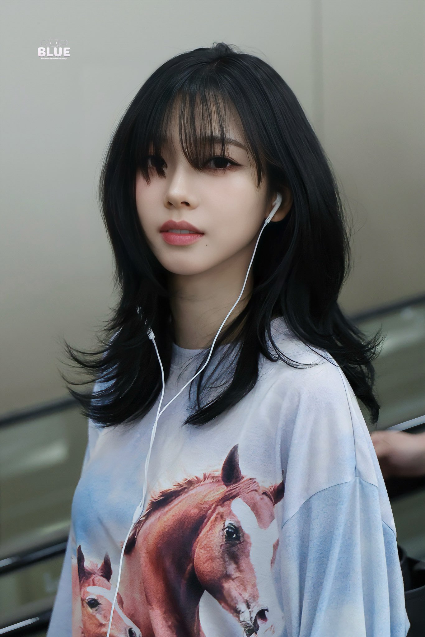 [잡담] 카리나 분위기는 대박인데 | 인스티즈