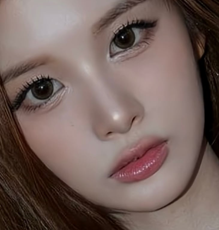 [잡담] 와 근데 설윤이랑 김태희 입술 똑같이 생겼네 | 인스티즈