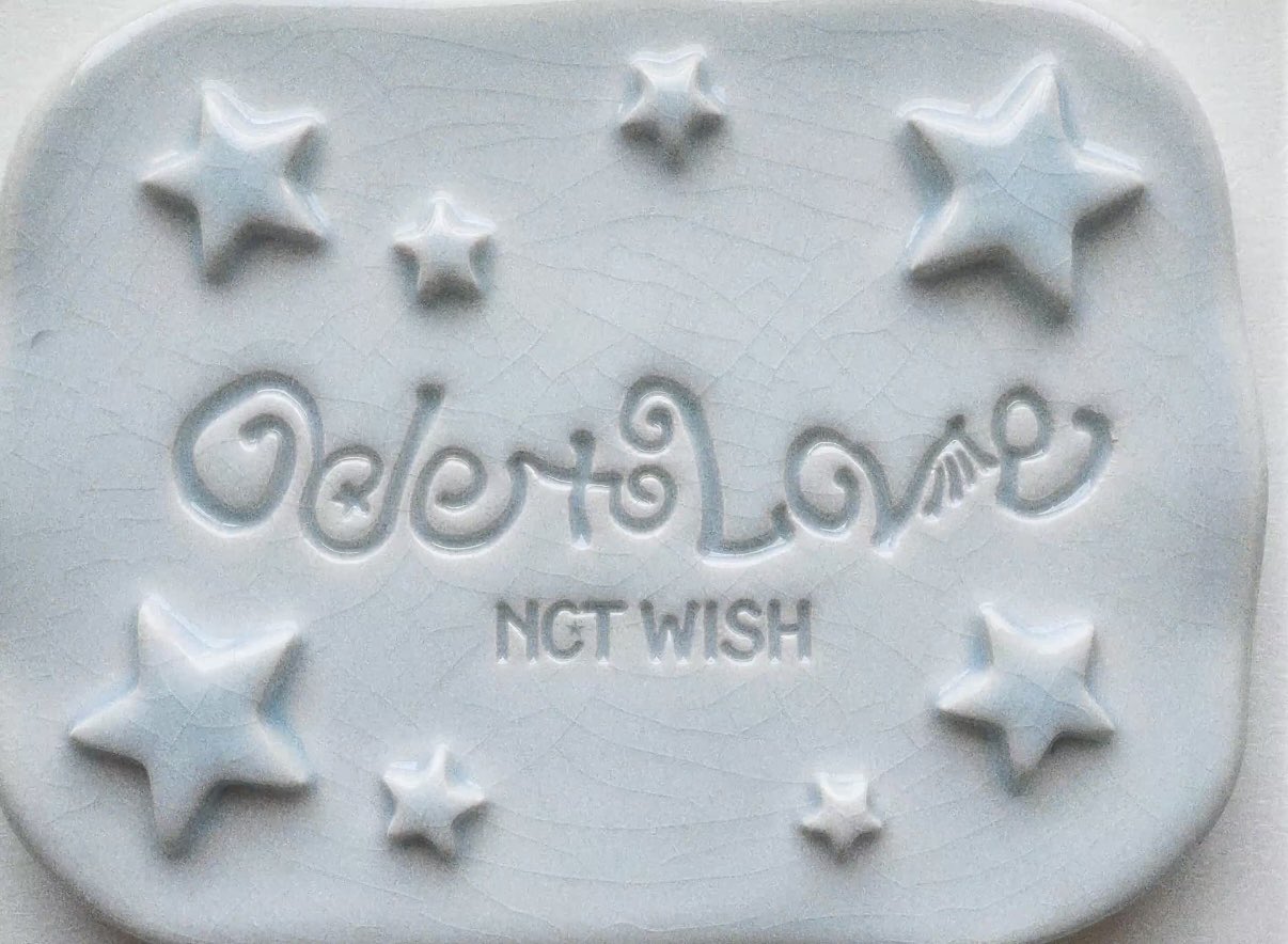 [잡담] 위시 로고 V에 날개가 너무 예쁘다 | 인스티즈