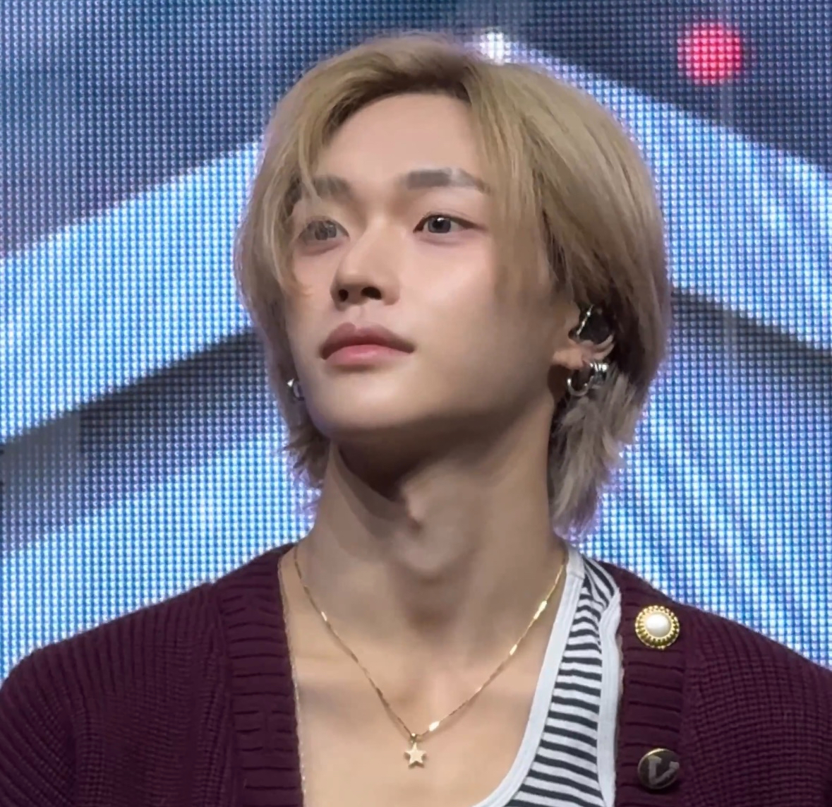[잡담] 원빈이 탈색하고 진짜 다양한 머리했다 | 인스티즈