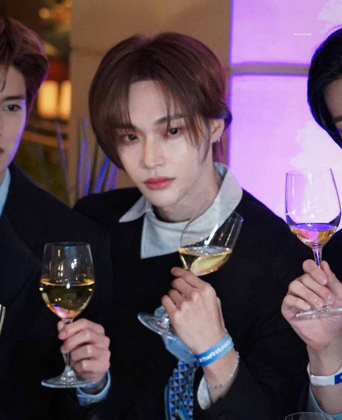[잡담] 원빈이 탈색하고 진짜 다양한 머리했다 | 인스티즈