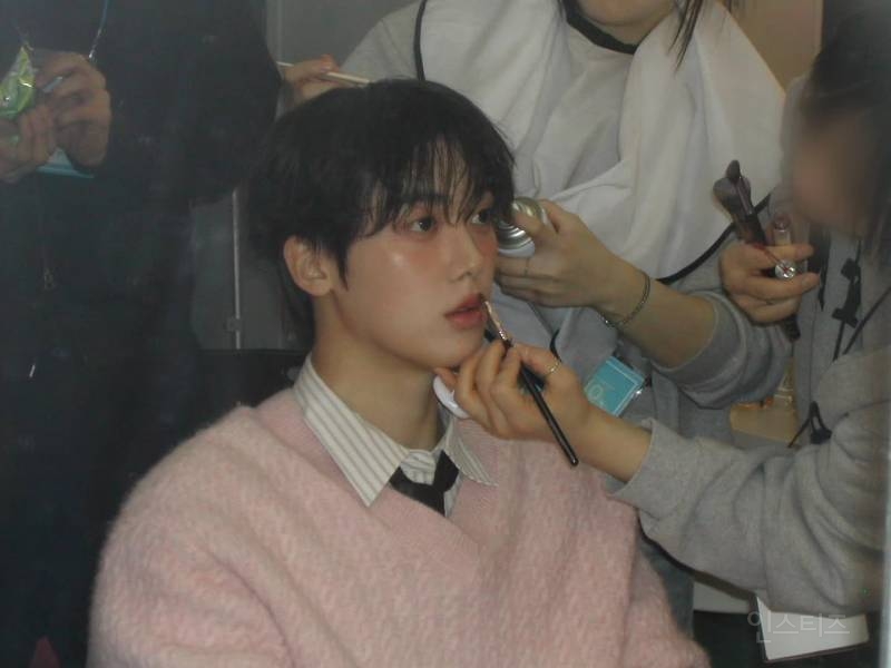 도망치고 싶다는 팬한테 담백하게 위로하는 아이돌 .jpg | 인스티즈