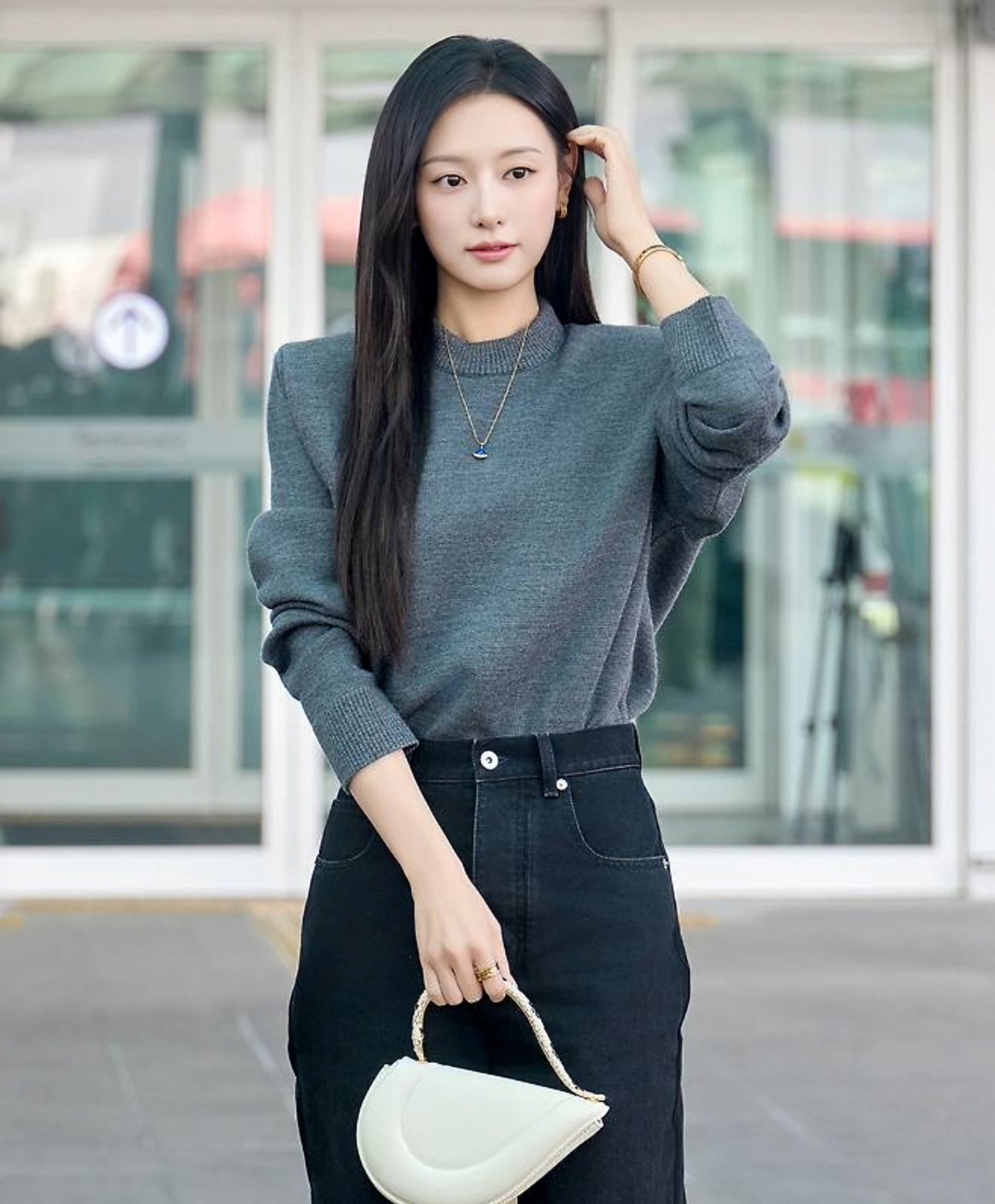 [잡담] 김지원) 김지원 왤케 마른거같지 | 인스티즈