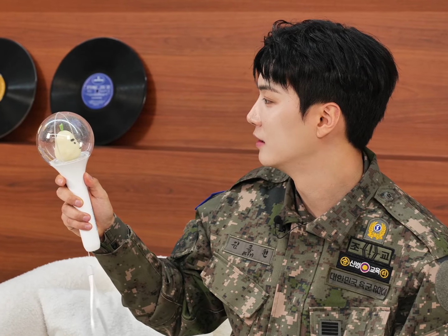 [잡담] ㅋㅋㅋㅋㅋㅋ뉴종현 김종현 응원봉 나오는데 개웃기네 | 인스티즈