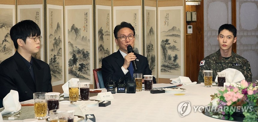 [잡담] 정부, 자살예방 '천명지킴 프로젝트' 추진•••金총리 "엄중한 과제" (생명대사 : 매드클라운, NCT 도영, 하이라이트, 한로로 등) | 인스티즈