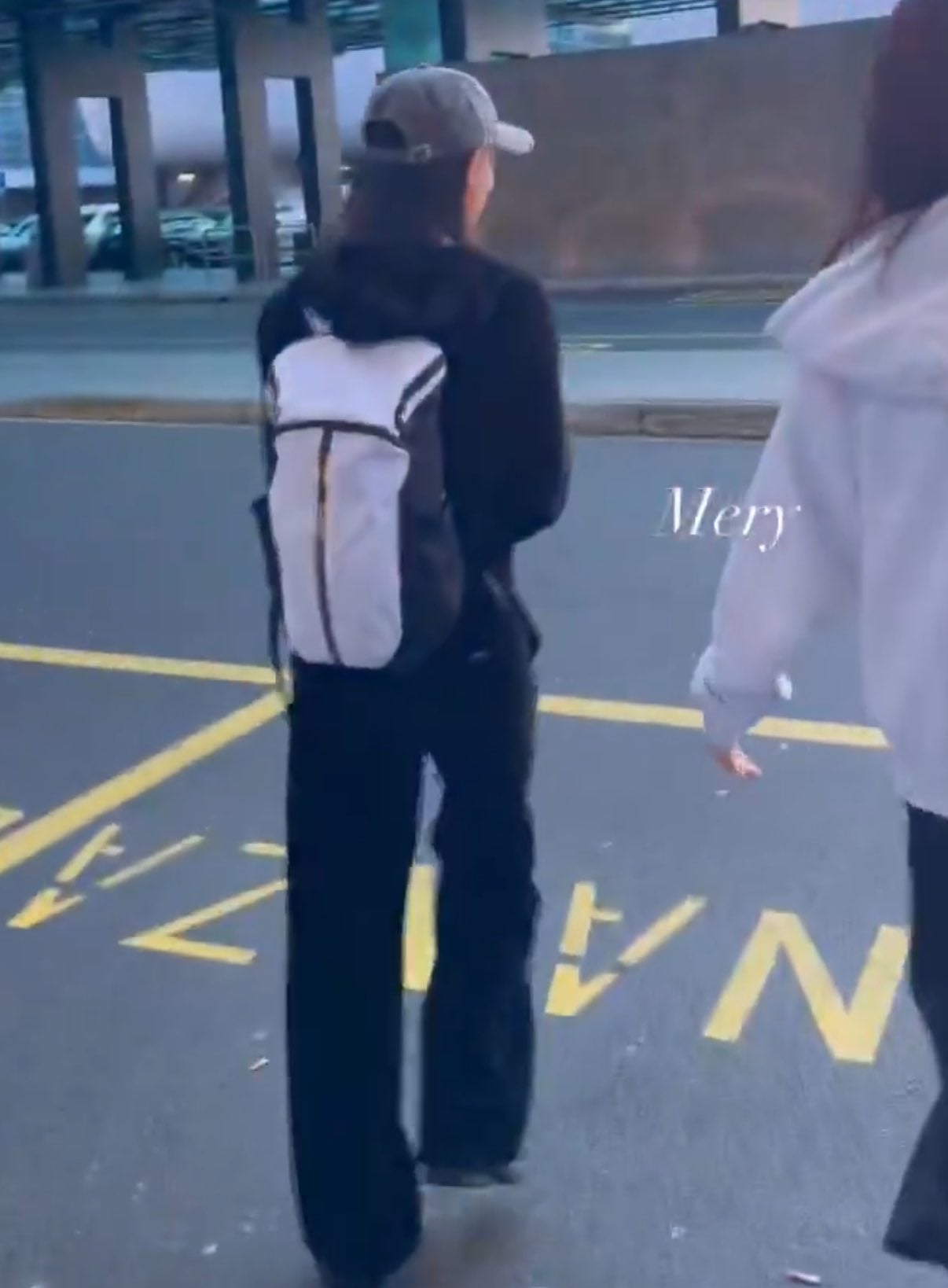 [잡담] 김지원) 오늘 밀라노 도착한 김지원 | 인스티즈