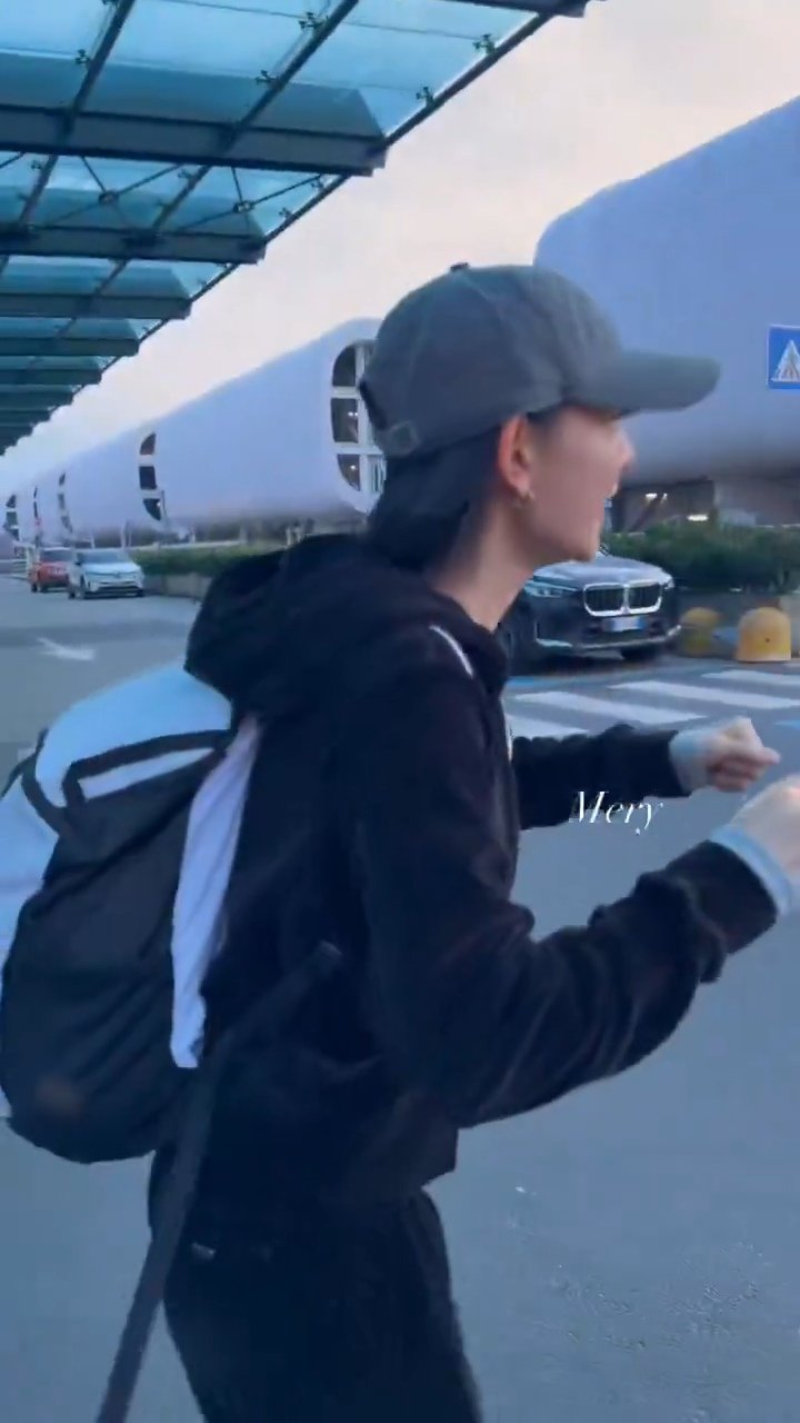 [잡담] 김지원) 오늘 밀라노 도착한 김지원 | 인스티즈