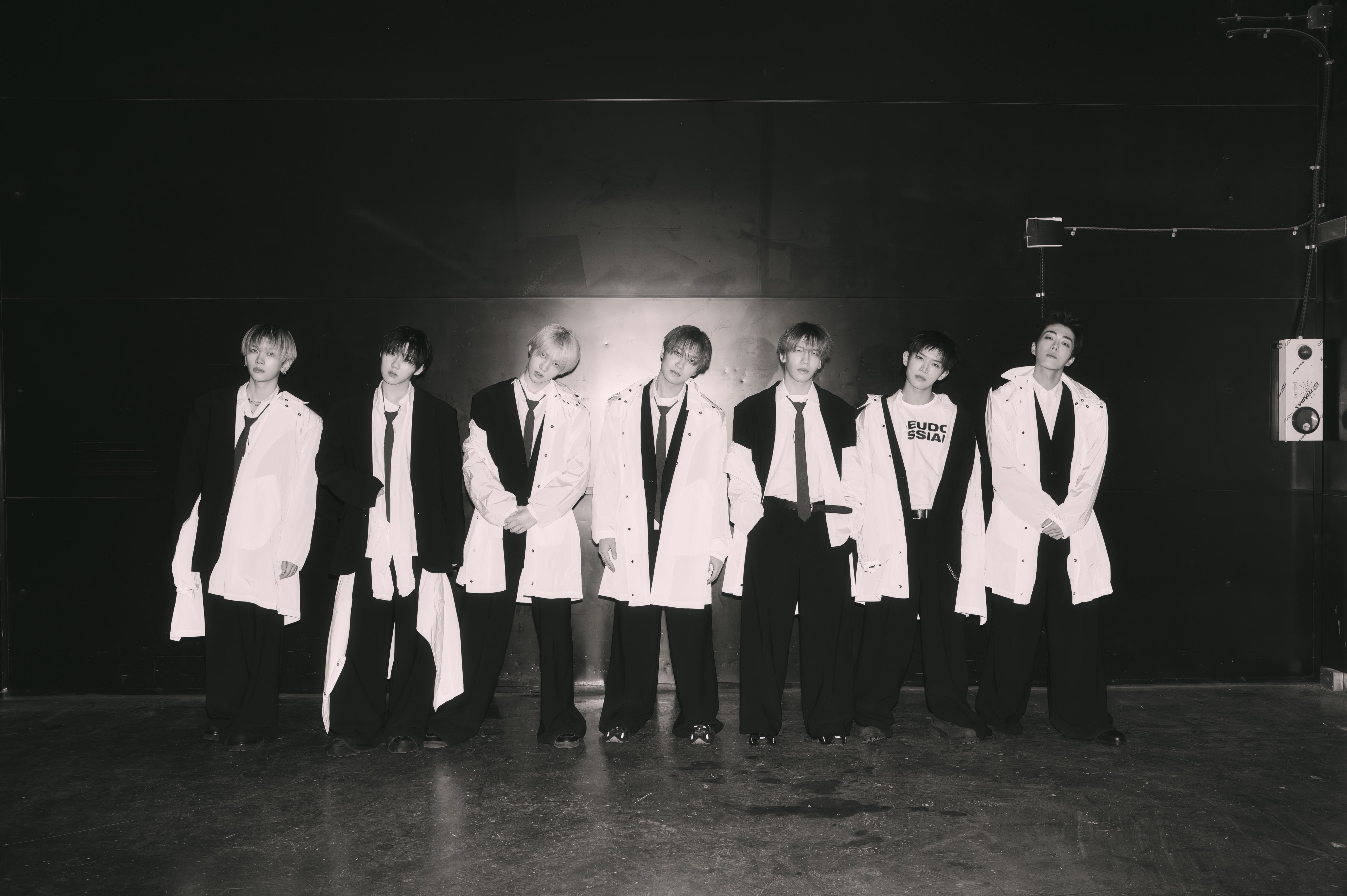 [정보/소식] MODYSSEY (모디세이) THE 1ST SINGLE ALBUM1. Got Hooked: An Addictive Symphony CONCEPT PHOTO 1 | 인스티즈