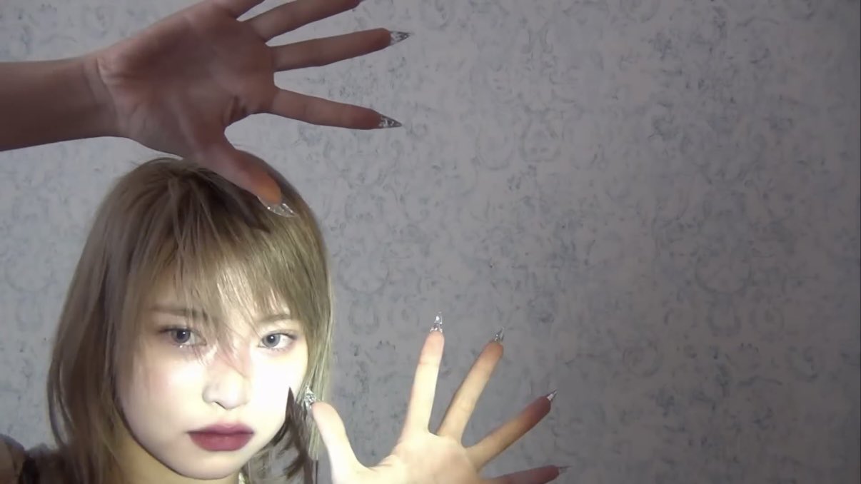 [잡담] 와 키키 하음 이렇게 꾸며놓으니까 진심 모델같음 | 인스티즈