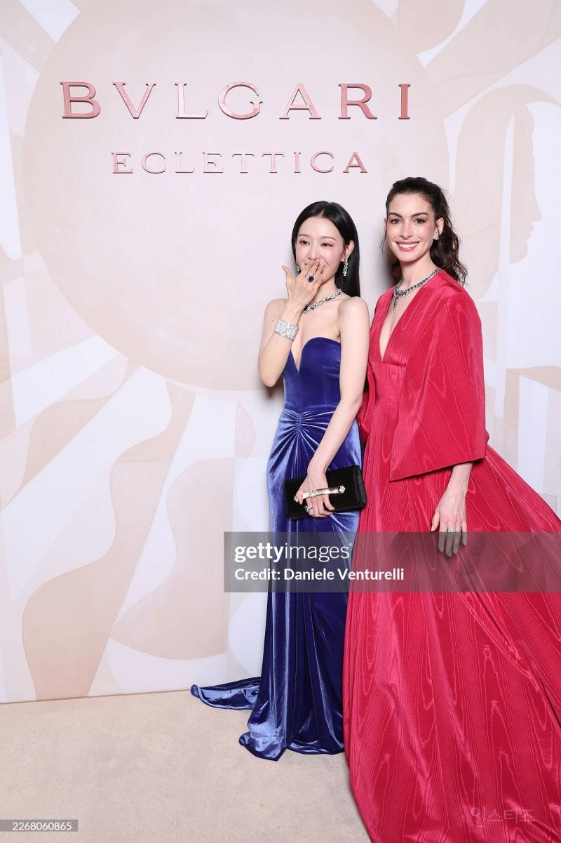 앤 해서웨이 김지원 투샷 | 인스티즈