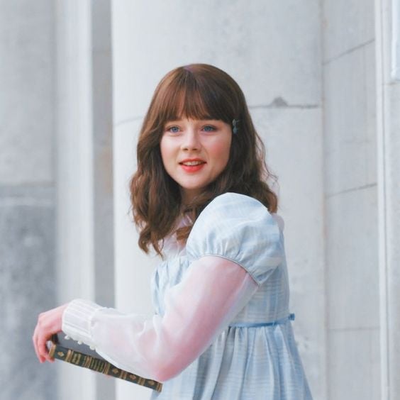 [잡담] 브리저튼 엘로이즈 배우 89년생인거 안 믿긴다.. | 인스티즈