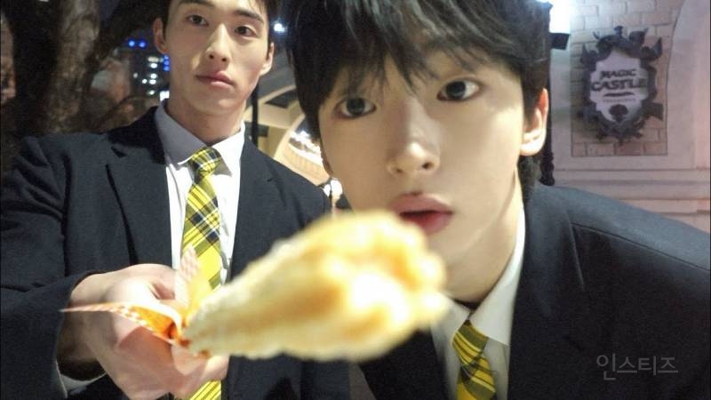 구독자 반응 좋아서 커플 유튜브 채널 시작한 두 남자 | 인스티즈