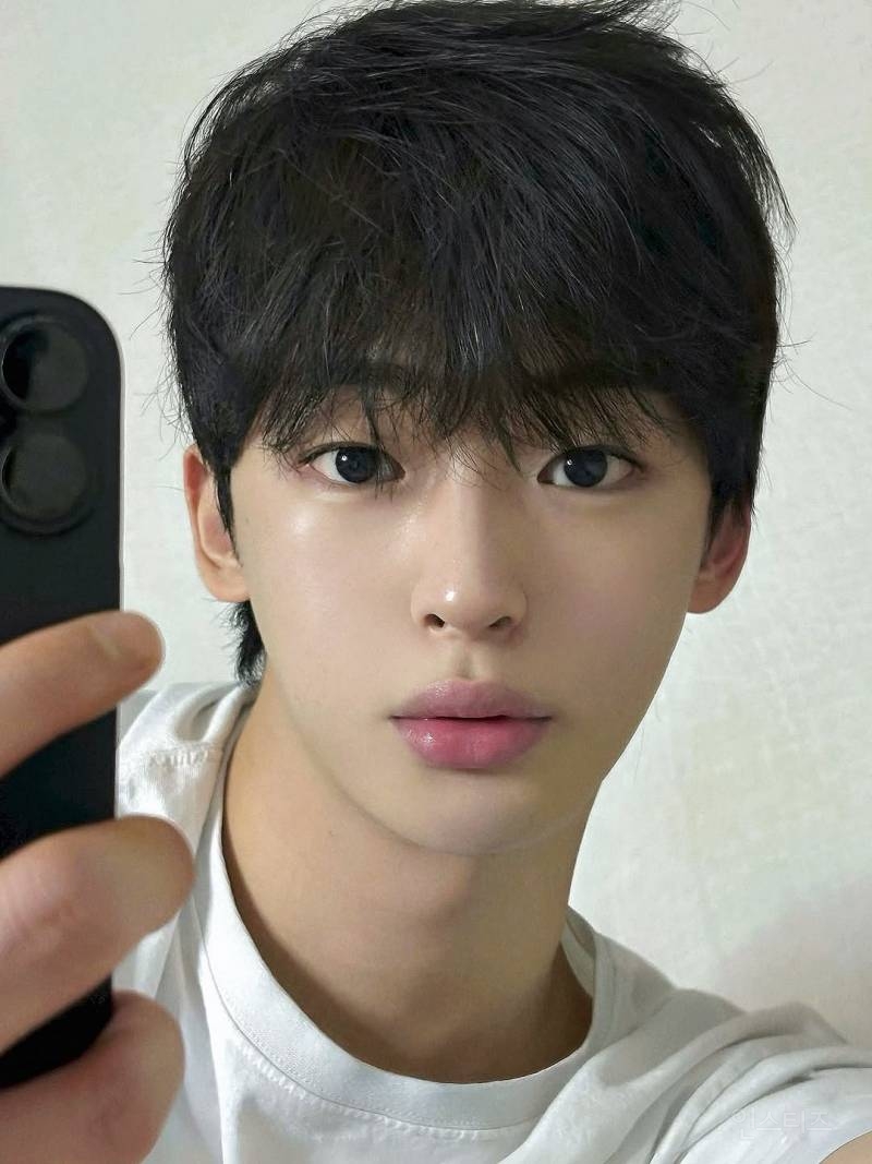 구독자 반응 좋아서 커플 유튜브 채널 시작한 두 남자 | 인스티즈