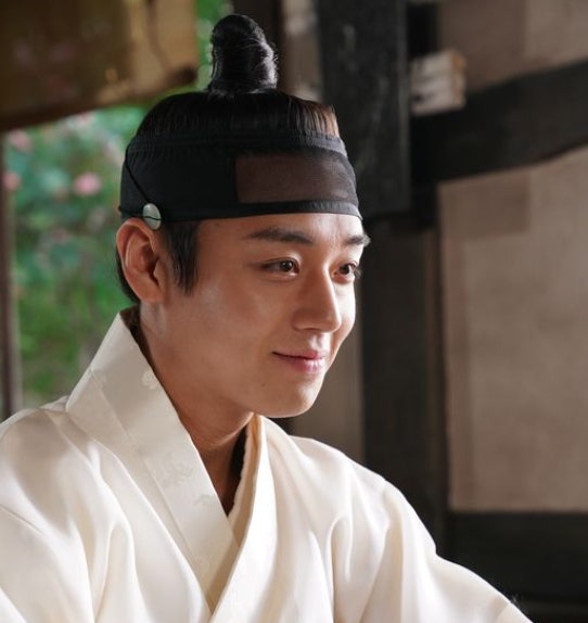 [잡담] 박지훈 이런 인자한 표정 어케 한걸까? | 인스티즈