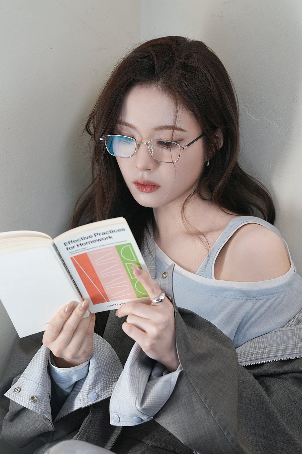 [잡담] 신세경) 신세경 안경 비하인드 사진 | 인스티즈