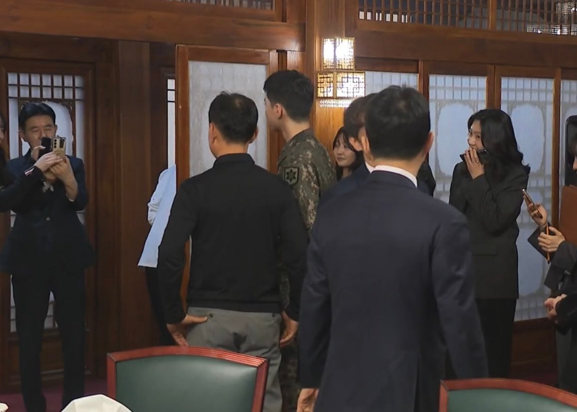 [잡담] 도영이 국무총리실에서 미니 팬미팅 중 | 인스티즈