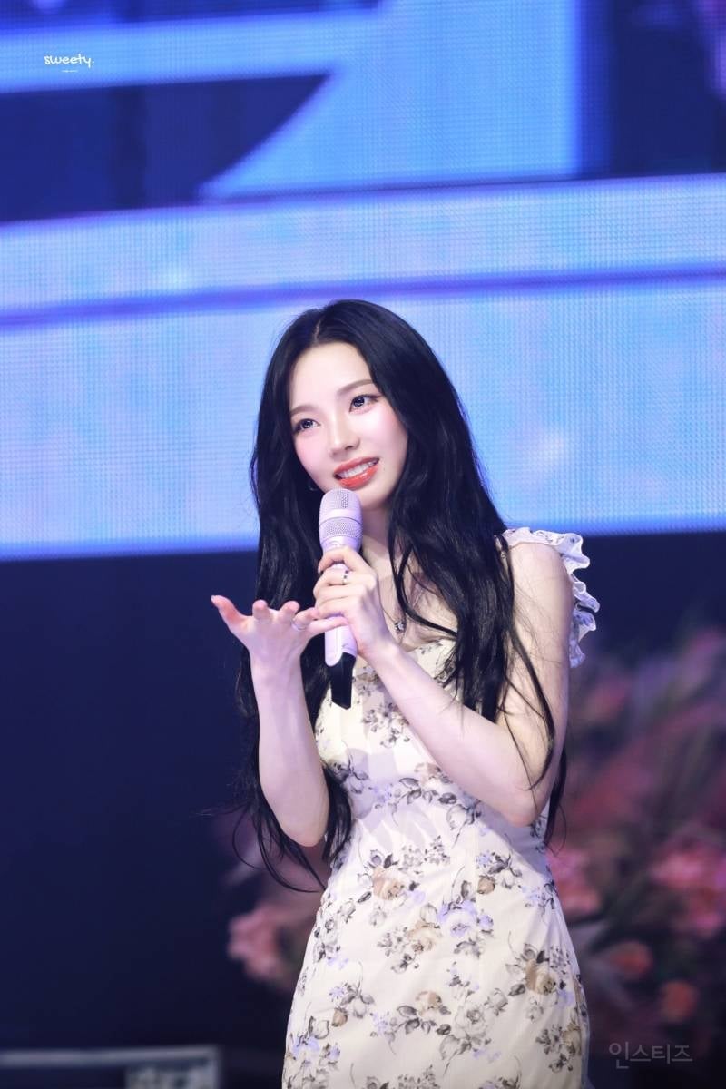어제자 생일파티한 카리나 얼굴 | 인스티즈