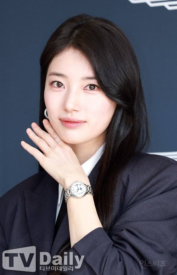 오늘자 론진 행사 수지....jpg | 인스티즈