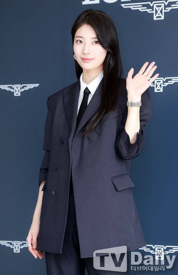 오늘자 론진 행사 수지....jpg | 인스티즈
