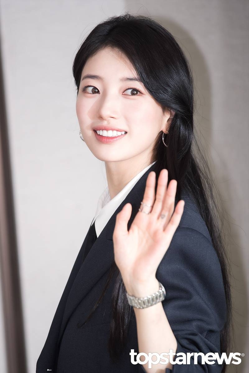 오늘자 론진 행사 수지....jpg | 인스티즈