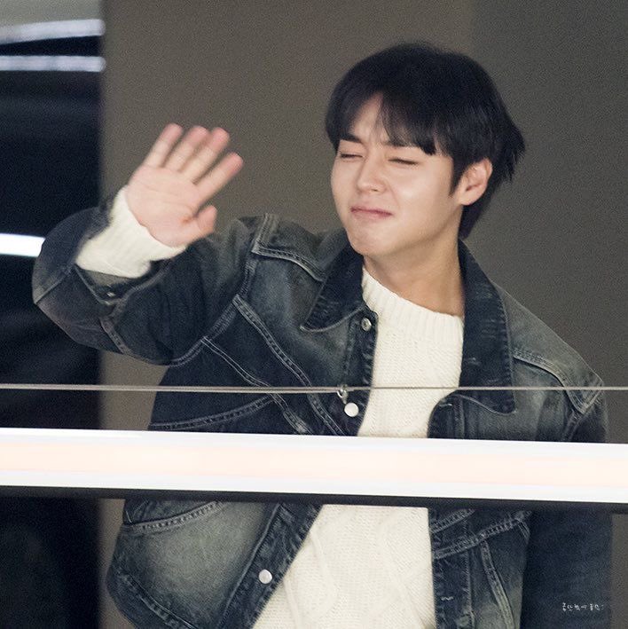 [잡담] 아 박지훈 이런 표정 초면인데 좋다ㅋㅋㅋㅋ | 인스티즈