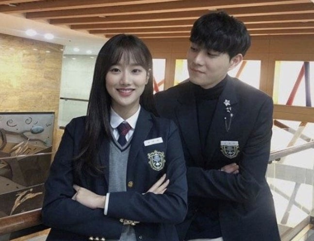 [정보/소식] [단독] 김영대·이나은, 입대 전 데이트 포착에 열애 의혹…"친한 친구 사이” | 인스티즈