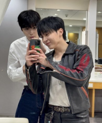 [잡담] 승관sbn이 찍어준 성찬이 이 사진 너무 좋아해서 | 인스티즈