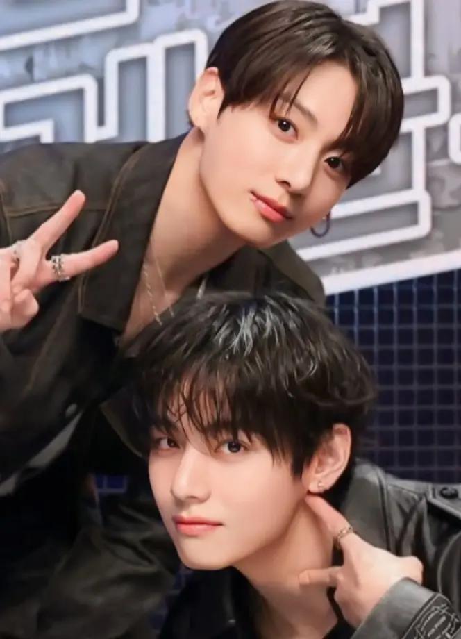 [잡담] 뷔랑 정국 음원에서 목소리 비슷하게 들려 | 인스티즈