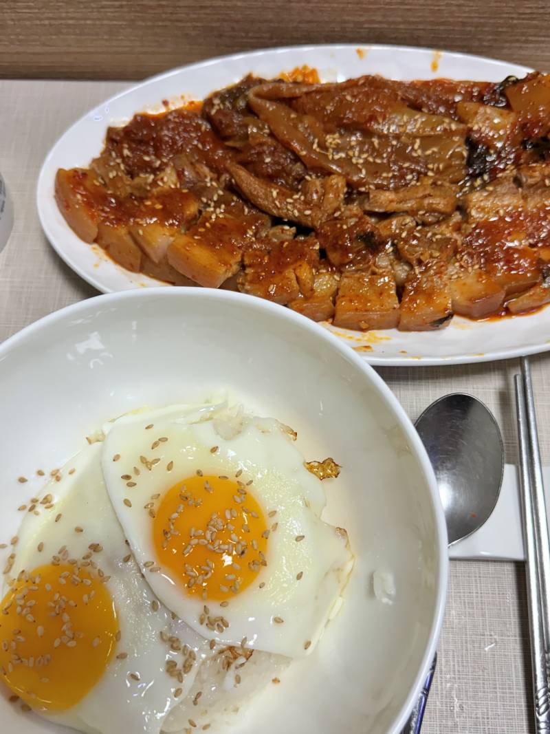 [잡담] 밤에 김치찜 했다 야식 미쳐.. | 인스티즈